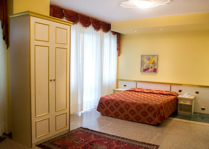 Отель Internazionale Terme Абано-Терме