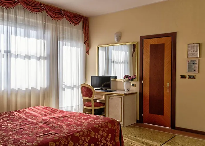 Отель Internazionale Terme Абано-Терме