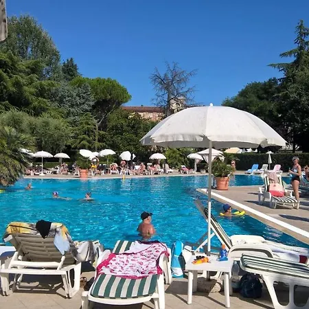 מלון Internazionale Terme 4*