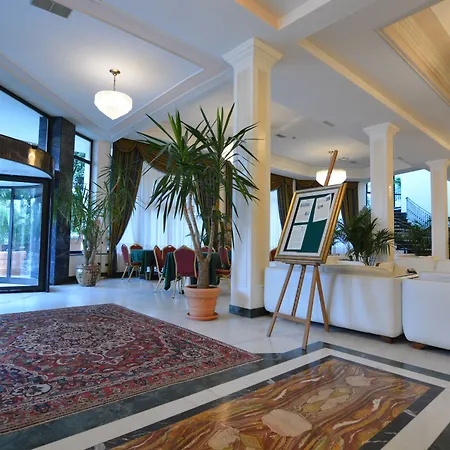 Internazionale Terme ホテル 4*